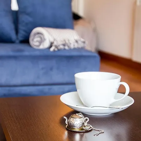 Photo House - Bairro Calmo No Centro De *